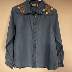 Cottage Core  Retro Floral Embroidered Snap Front  Sahalie Shirt, Large,  EUC